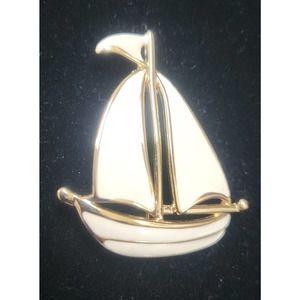 NAPIER Sail Boat Sailboat Enamel BROOCH Jewelry Nautical Vintage